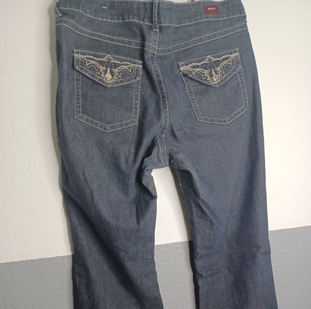 Jean - Picture 2 of 2